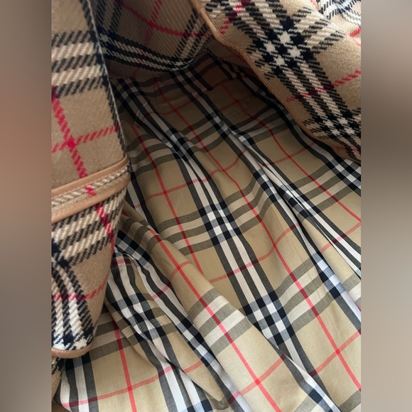 BURBERRY'S Trench Coat Size: Men Classi US 42 fits M/L - Picture 10 of 16